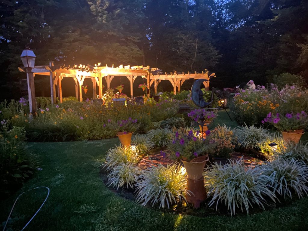Outdoor solar lights create a second living room in your garden.